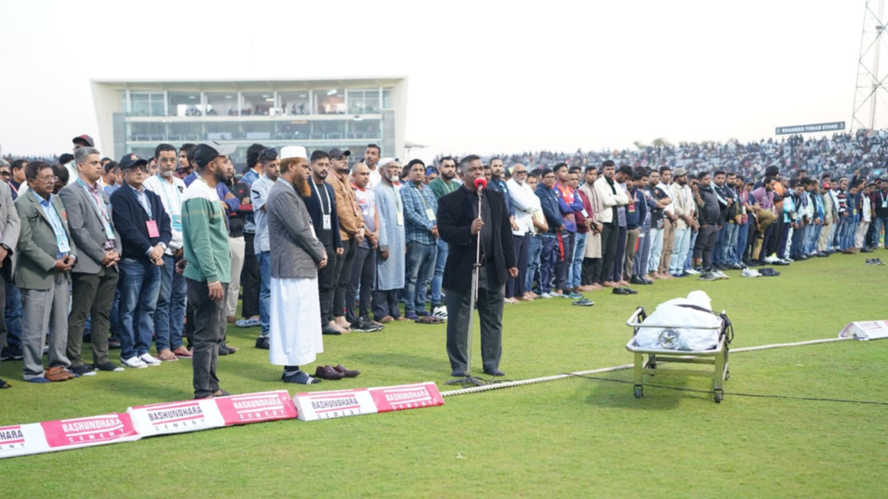 মাঠ থেকেই মাঠের মানুষের বিদায়